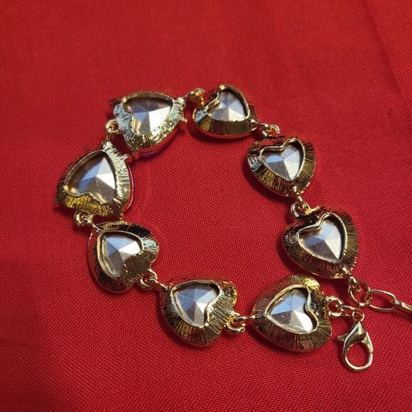 Fuchsia Color Glass Heart Bracelet in Goldtone - Picture 4 of 5